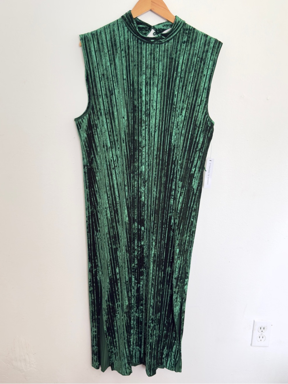 NWT EMMA&MICHELE Pleated Velvet Dress XL Emerald Green Mock Neck Midi Slit